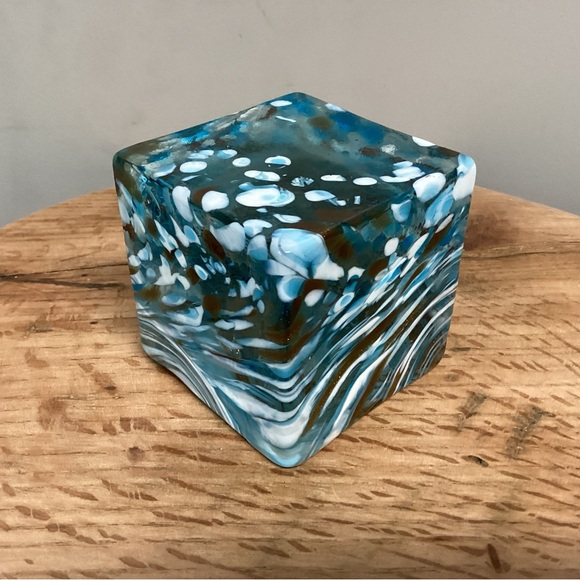 🔵 HQT Hand Blown Glass Art Cube Paperweight - Hand Made Home Design - Ocean Blue - Picture 2 of 11